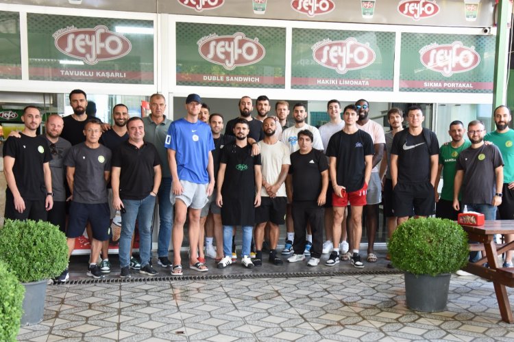 Potanın Tarzanları’nın kumru keyfi