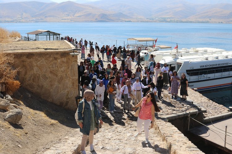 Üniversite öğrencileri Van’a hayran kaldı
