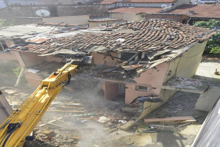 Bursa Yıldırım’da üç yılda 461 metruk yıkıldı