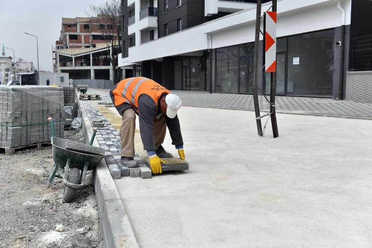Bursa Osmangazi’de açılan yollarda kaldırım ve asfalt çalışmaları tamamlandı