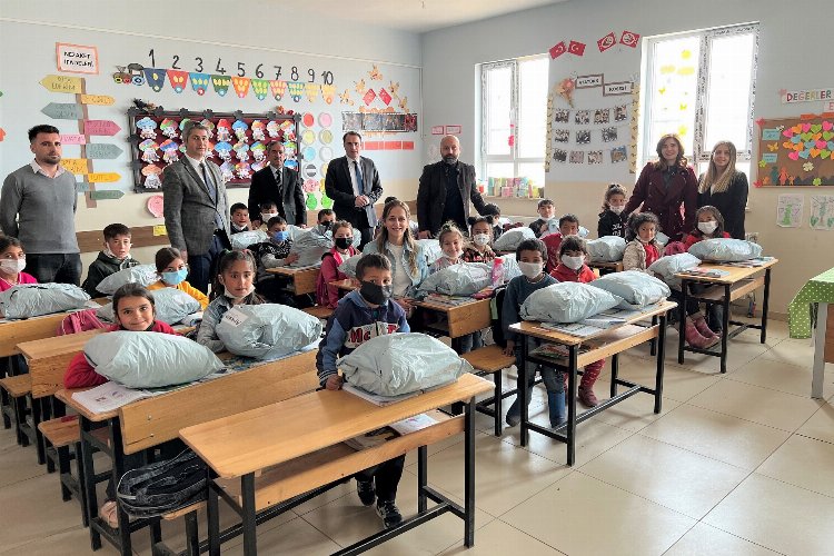 Van’da 152 çocuğun yüzü ‘Prysmian’la güldü