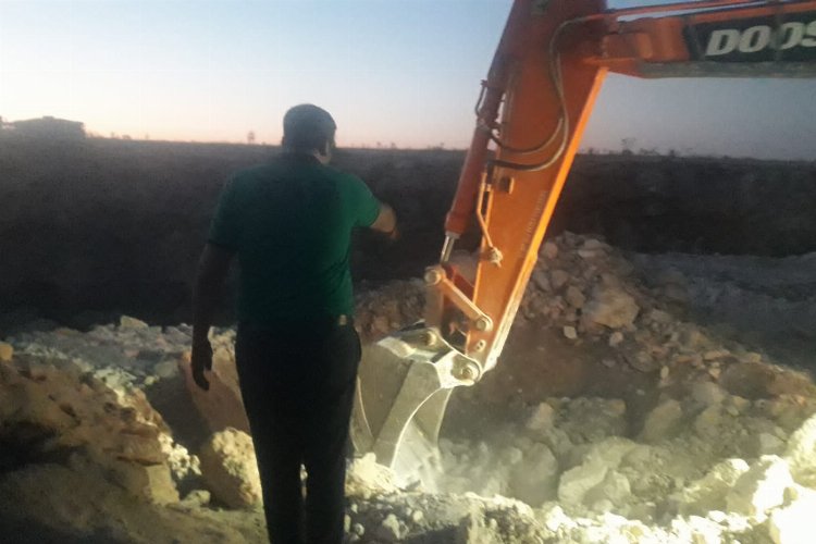 Gaziantep’te molozların altında sıkışan yavru köpekler kurtarıldı