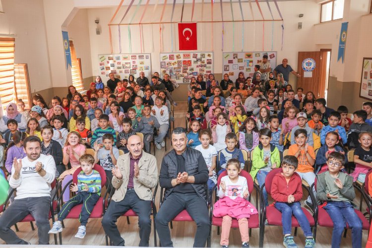 Nevşehir Belediye Tiyatrosu ‘Zelzele’ yi sundu