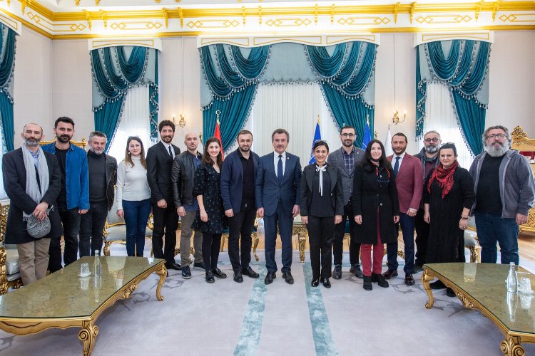 Bursa’da Büyükşehir Başkanvekili tiyatrocuları kabul etti