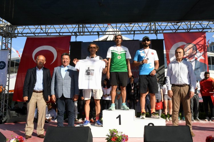 Ahmet Bayram İzmir’de de zirvede