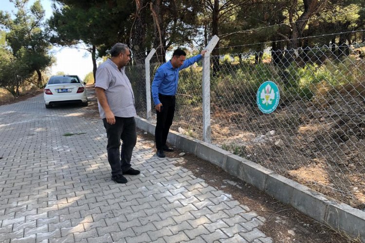Manise Şehzadeler’de mezarlıklara güvenlik çiti