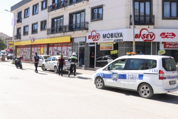 Düzce’de park yasağı ihlallerine zabıta müdahalesi