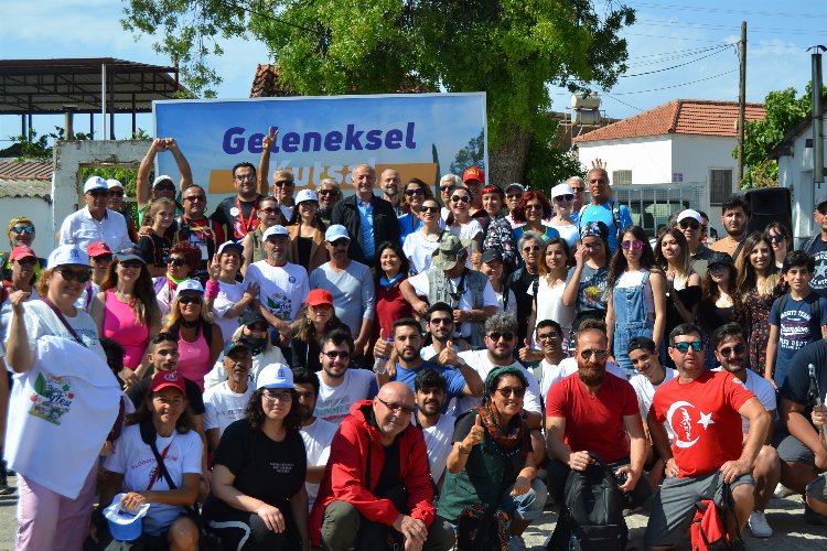 Didim’de geleneksel kutsal yol yürüyüşü