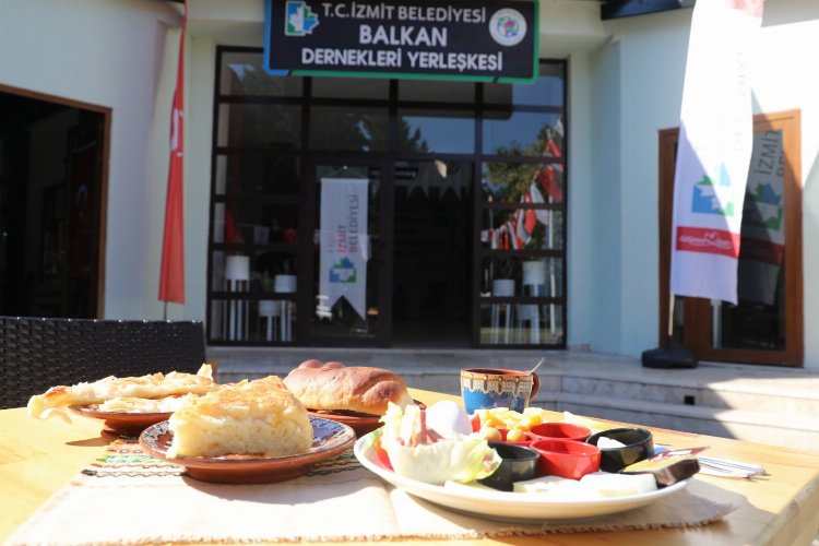 Kocaeli İzmit’te eşsiz lezzetlere ‘açık büfe’ servis