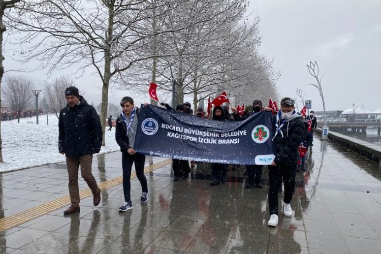 Kocaelili izcilerden ‘şehitlere saygı’ yürüyüşü