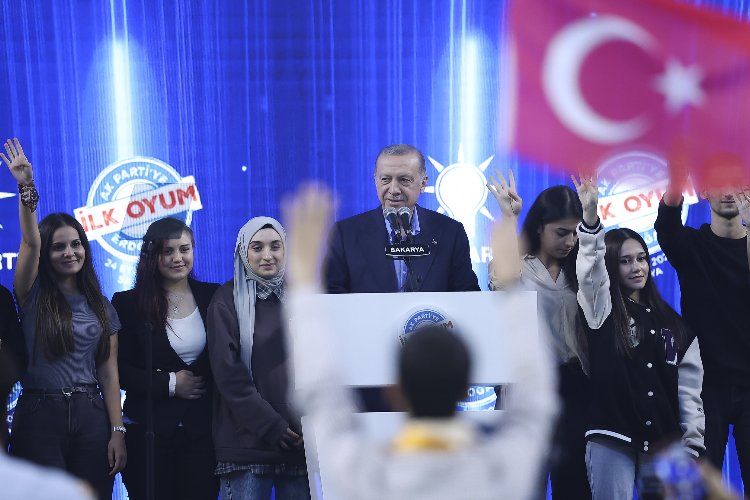 Cumhurbaşkanı Erdoğan ‘ilk oyum’ buluşmasında gençlere seslendi