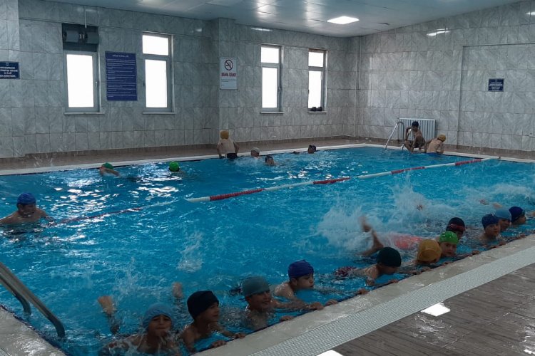 KAYMEK’ten 60 bin kişiye yüzme kursu