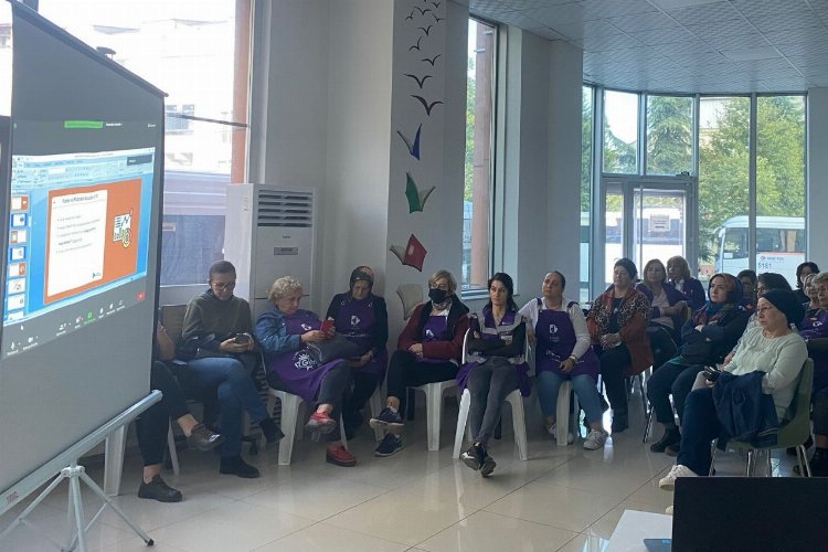 İZGİM’li kadınlara ‘dijital pazarlama’ eğitimi