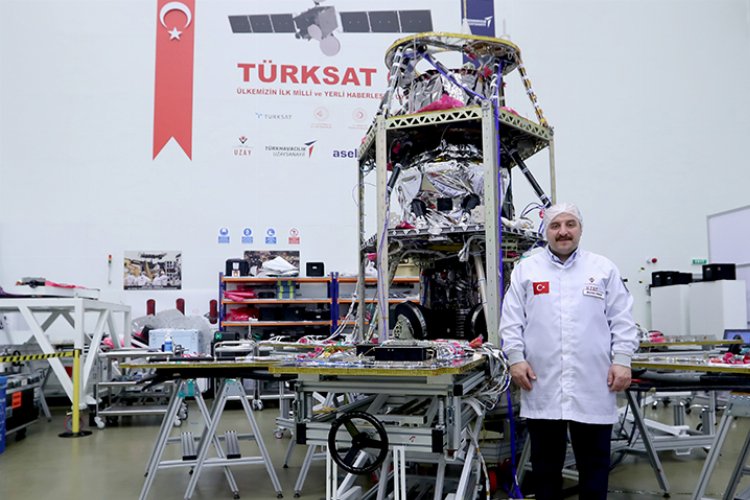 Bakan Varank USET’i ziyaret etti… Milli gözlem uydusu 2023’te uzaya çıkıyor