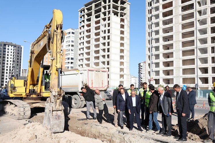 Memduh Büyükılıç’tan ‘Turkovac’ mucidinin adını yaşatan yola inceleme