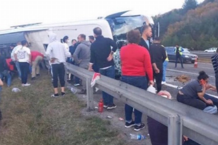 Bolu’da yolcu otobüsü devrildi: 3 ölü, 32 yaralı