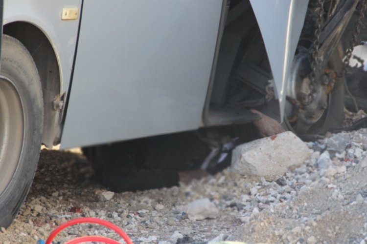 Şanlıurfa’da halk otobüsüyle AFAD aracı çarpıştı
