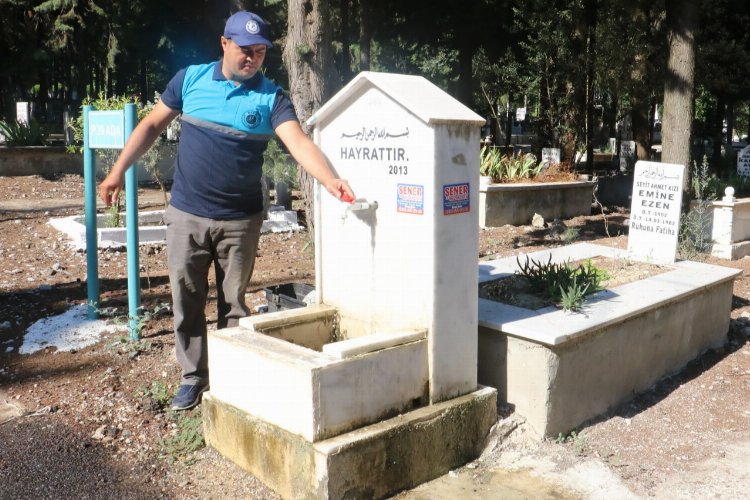 Manisa’da mezarlık çeşmelerine bayramlık bakım