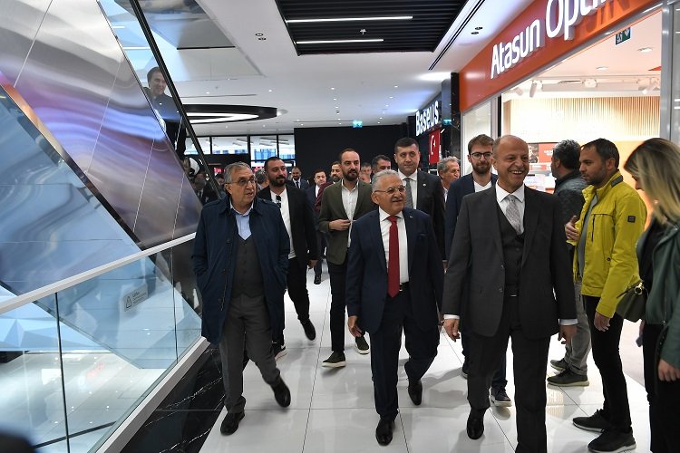 Memduh Büyükkılıç’tan AVM turu