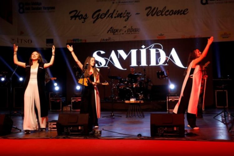 Samida Bursa’da İnegöllü hayranlarıyla buluştu