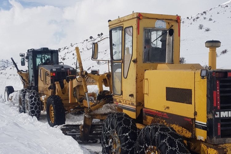 Kayseri Büyükşehir’den kar seferberliği