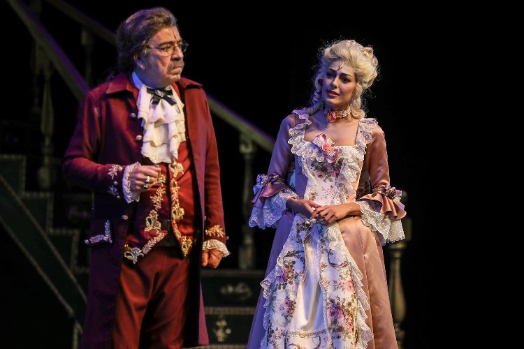 Amadeus’tan kapalı gişe açılış!