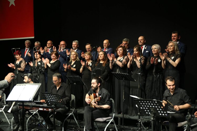 Bursa’da ‘Muhtarlar Korosu’ coşturdu