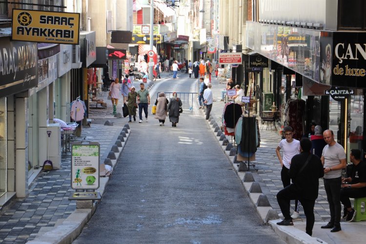 Kocaeli İzmit’te kent merkezinde yenileme çalışması