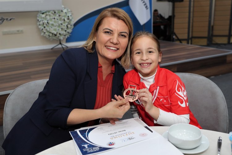 Kocaeli’nin altın çocuğuna İzmit’te Başkan’ın onur konuğu