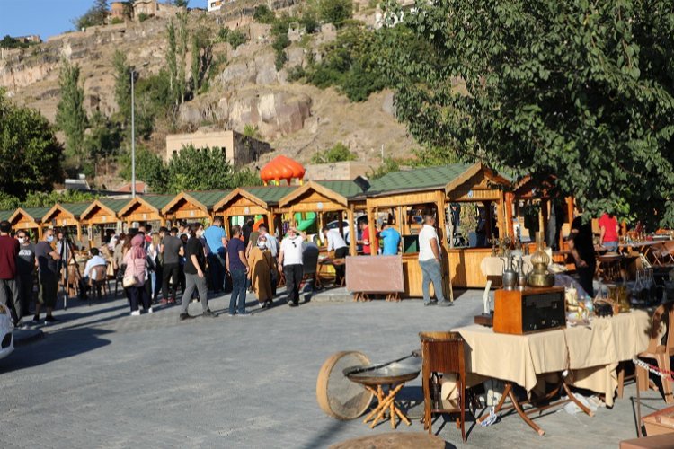Antika Pazarı’na büyük ilgi