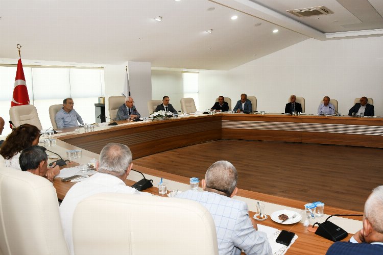 İzmir Karabağlar’ın planları muhtarlarla değerlendirildi