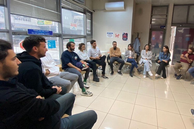 Kocaeli’de İzmitli gençler ‘İngilizce’ öğreniyor