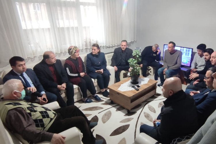 Kocaeli İzmit’te Başkan Hürriyet, Körfezli Özsoy ailesinin acısını paylaştı
