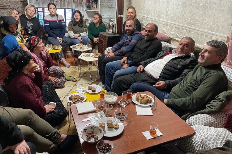 CHP Hopa’da ev ziyaretlerine devam ediyor