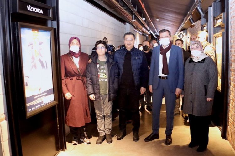 Bursa Gürsu’da şehit yakınları ve gaziler ‘Kesişme’yi izledi