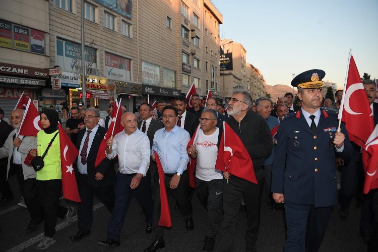 Memduh Büyükkılıç’tan ’15 Temmuz’ mesajı