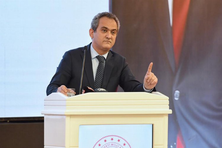 Bakan Özer: “Bir toplum öğretmeni kadar güçlüdür”