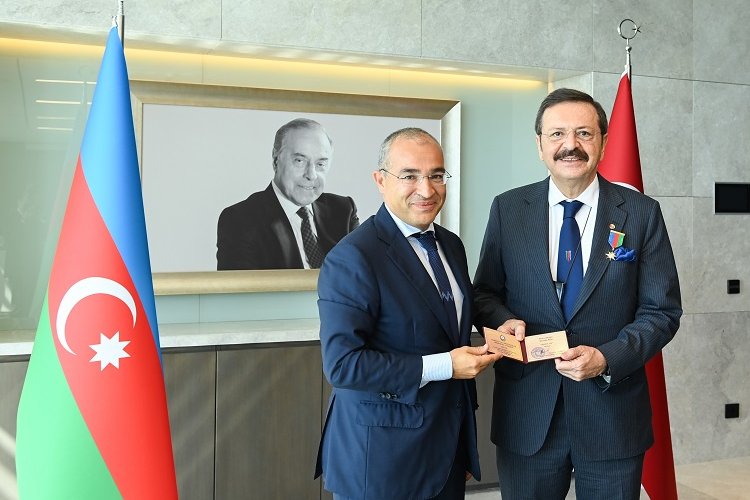 Hisarcıklıoğlu’na Azeri ‘Dostluk Nişanı’