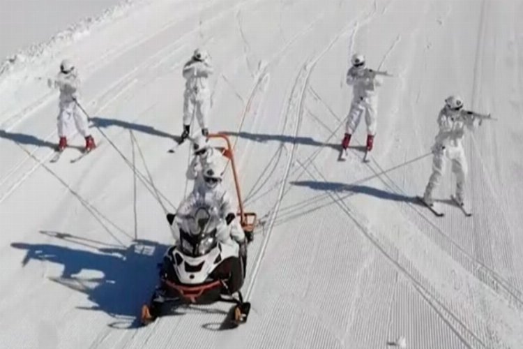 Bolu Kartalkaya’daki kaybolan tatilcileri JAK kurtardı