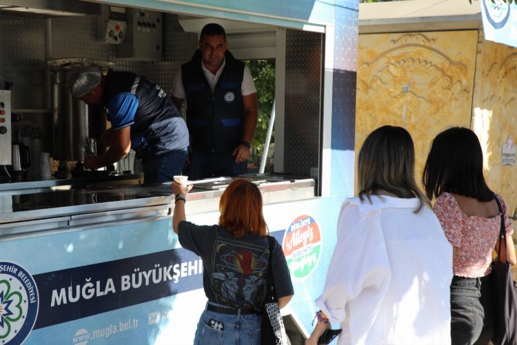 Muğla’da öğrencilere çorba dağıtımına başladı