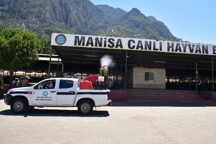 Manisa’da kurban satış yerleri ilaçlanıyor