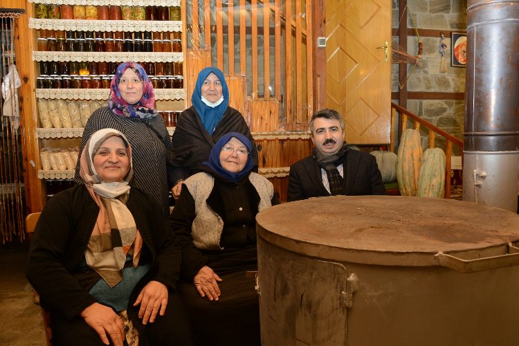 Başkan Yılmaz Bursa Yıldırım’ı mahalle mahalle geziyor