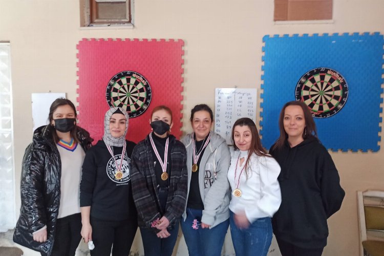 Bilecik Bozüyüklü kadınlar ‘Dart’ sporunda hünerlerini sergiledi