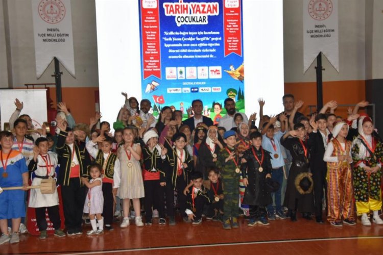 Bursa İnegöl’de ‘tarih yazan çocuklar’ ödüllendirildi