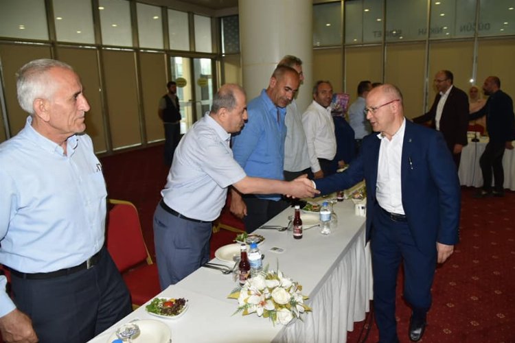 AK Parti Bursa’da ‘mahalle başkanları’ ile buluştu
