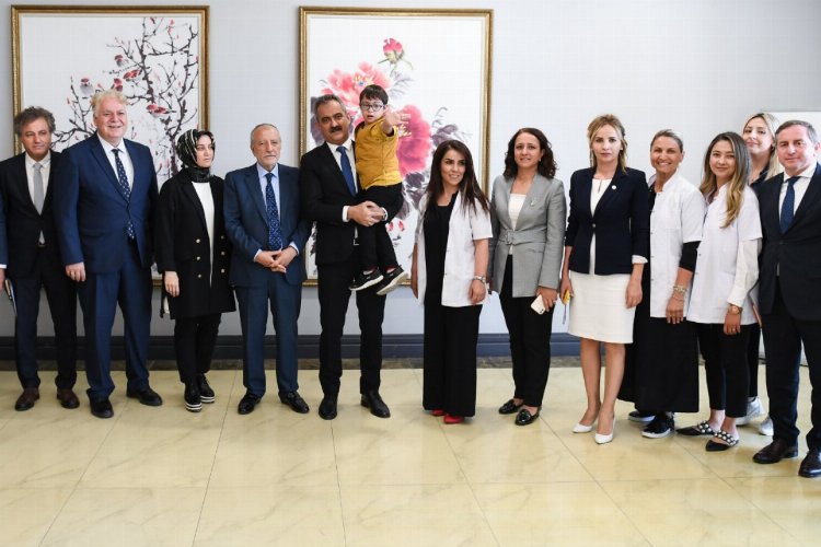 Bakan Özer’den ‘Uygulama Kampüsü’ne ziyaret