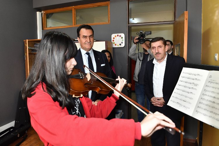 Bursa Osmangazi’de Başkan Dündar’dan sanat dolu ziyaret