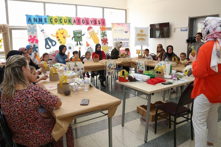 Kocaeli’de ‘anne çocuk’ el ele