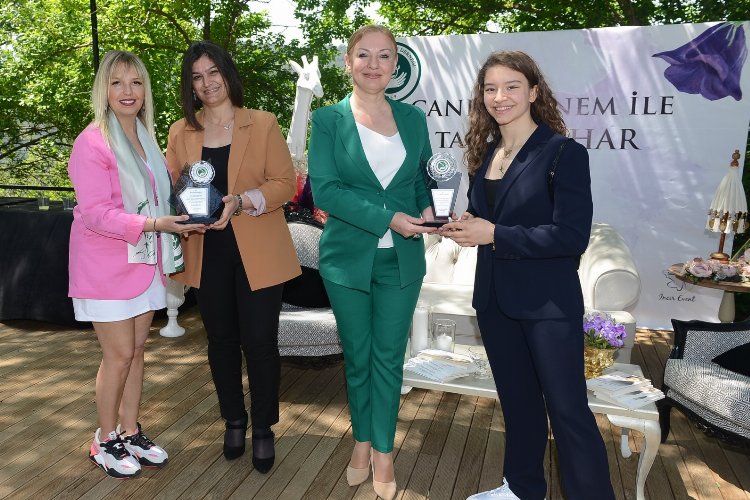 Seçil Bayraktar Bursa’da ‘yılın annesi’ seçildi
