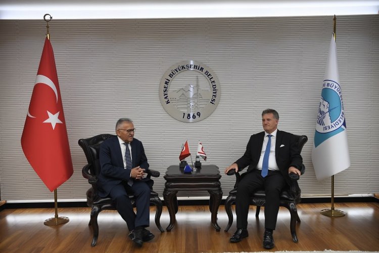 Memduh Büyükkılıç’a KKTC’den misafir